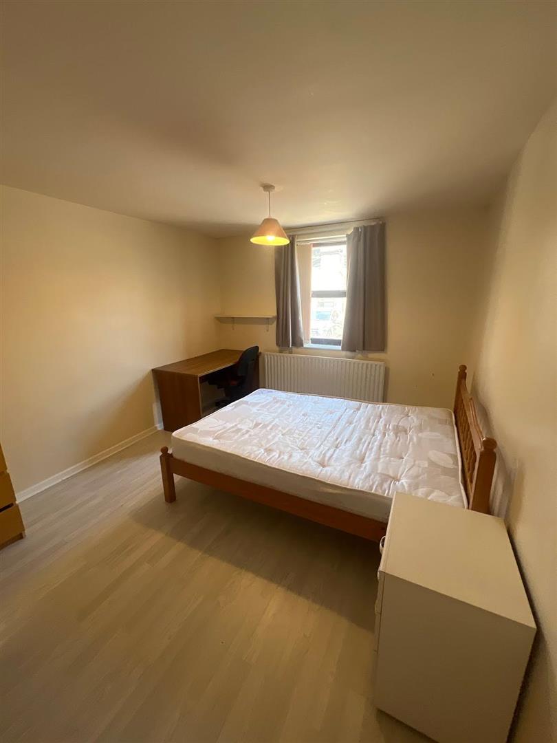 9 Turners Lane,Broomhill,Sheffield S10 1BP,3 Bedrooms Bedrooms,1 BathroomBathrooms,Flat,1227
